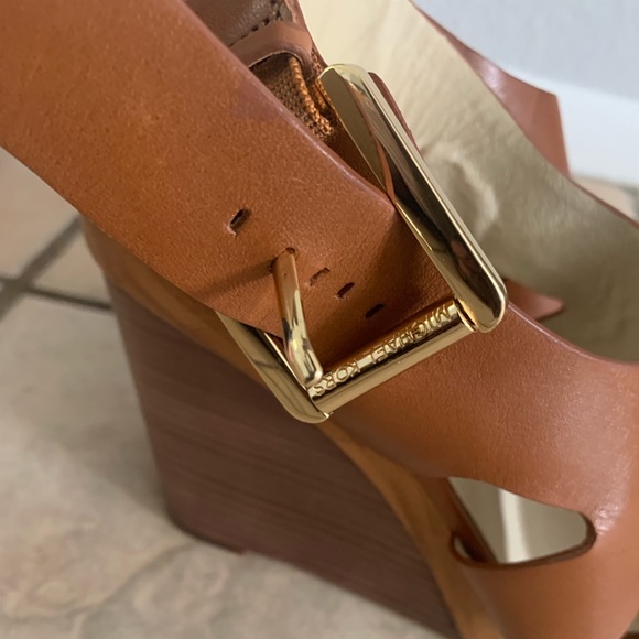 Michael kors wedges - Picture 5 of 12